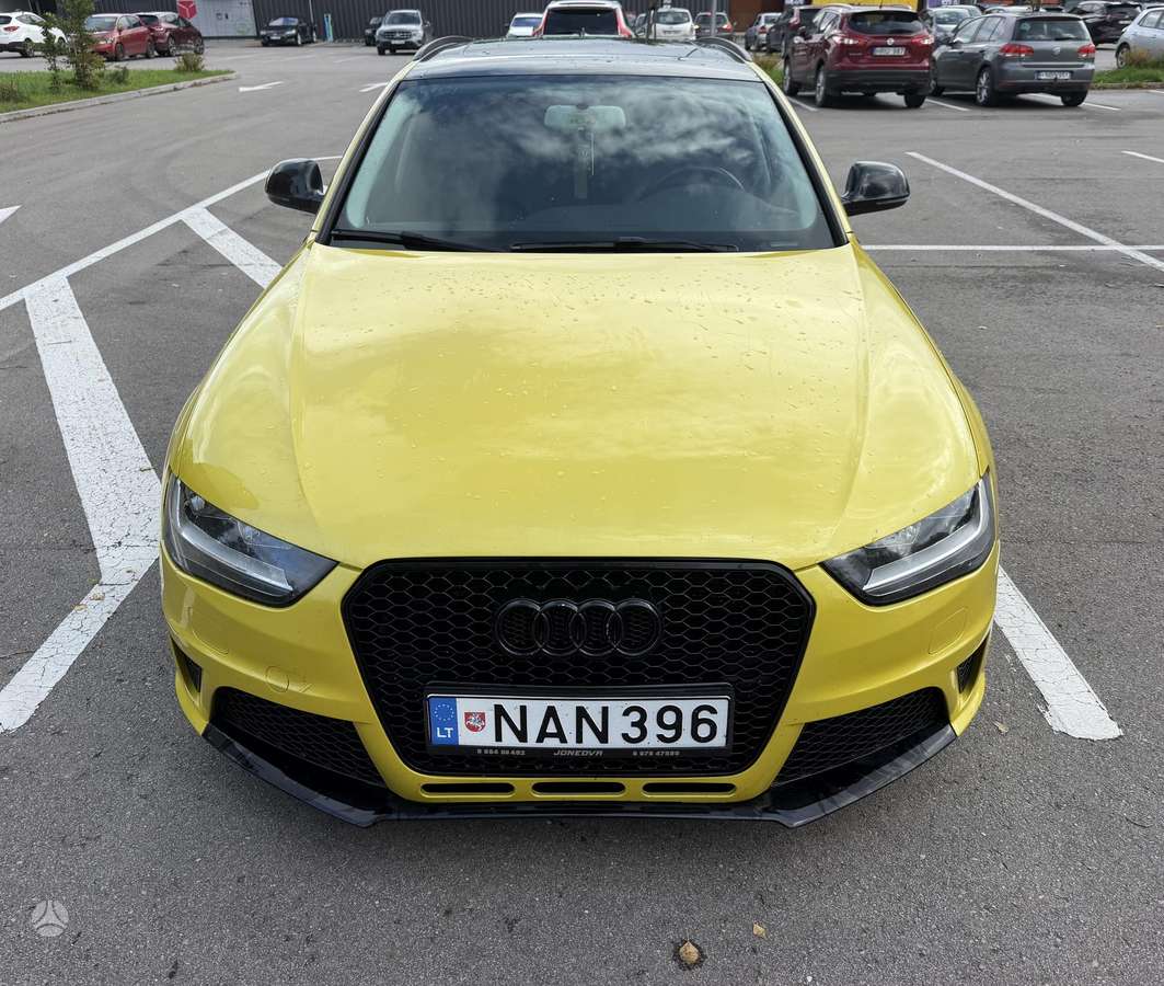 Audi A4 2009 — салон