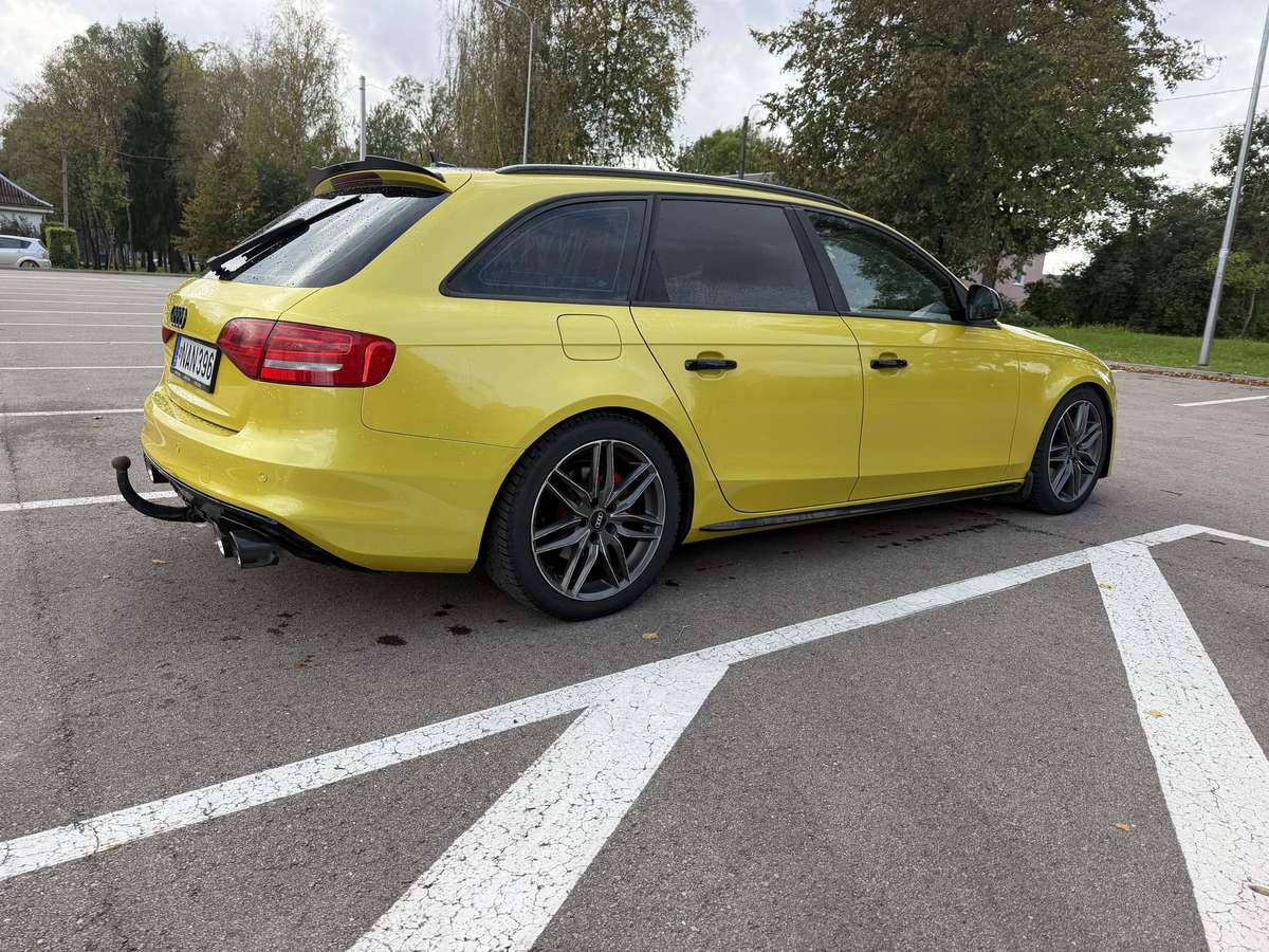 Audi A4 2009 — двигун 1984 cm³, 211 HP (155kW)