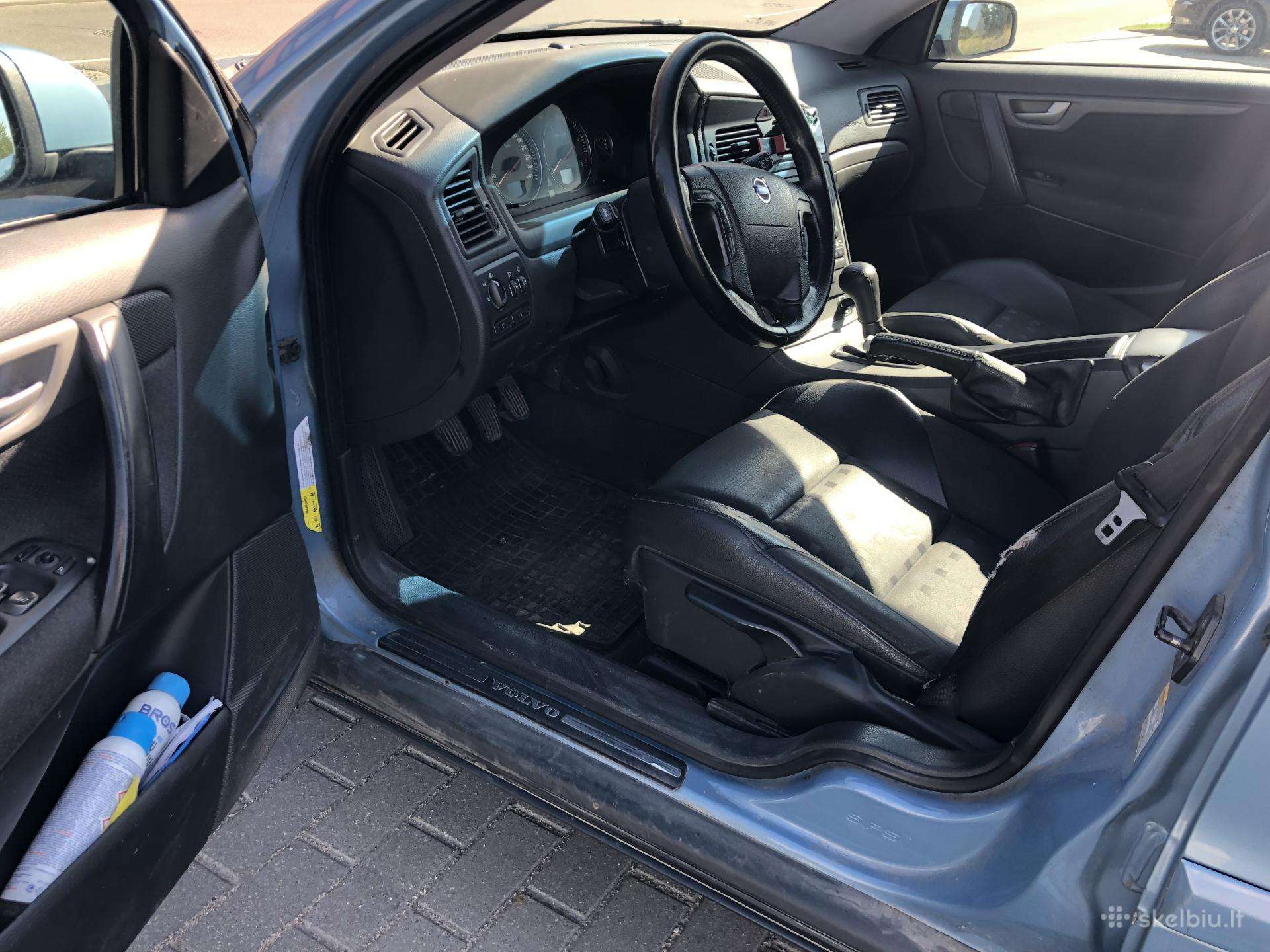 Volvo V70 2005 — вигляд ззаду