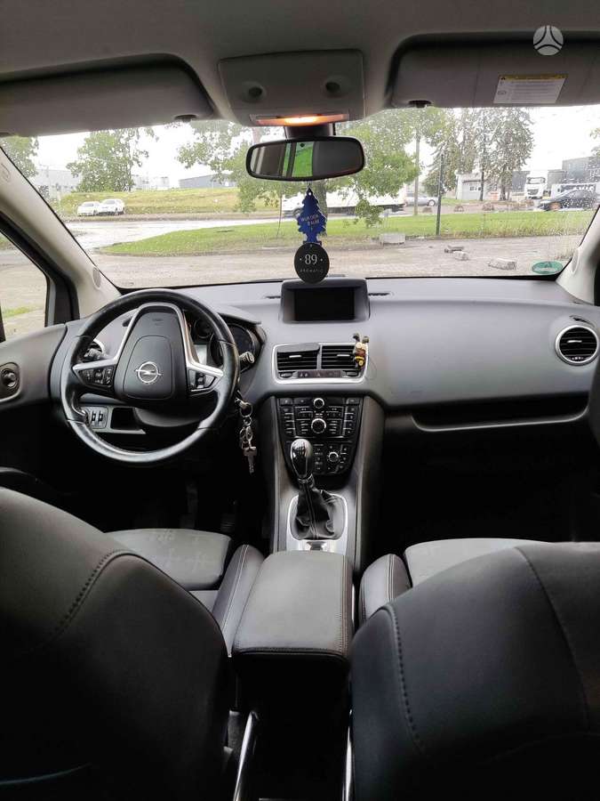 Opel Meriva 2011 — photo 12