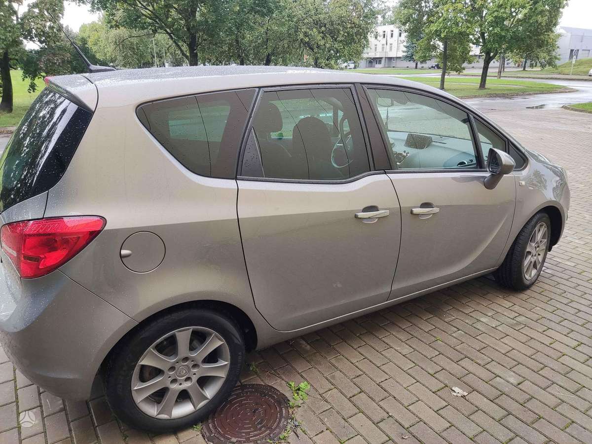 Opel Meriva 2011 — photo 6