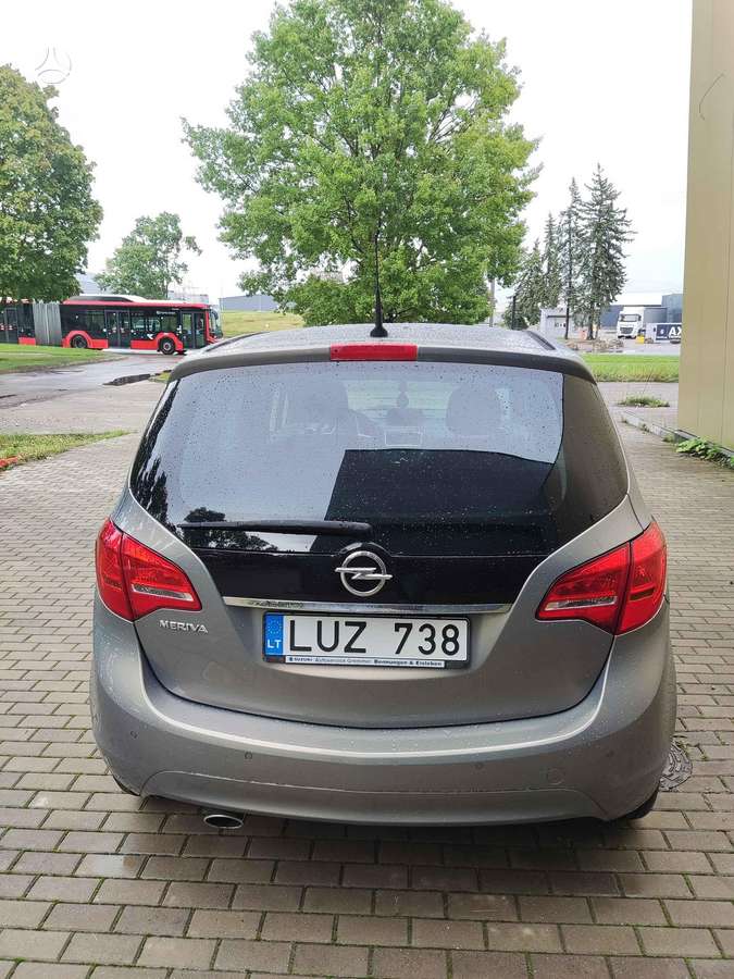 Opel Meriva 2011 — photo 8