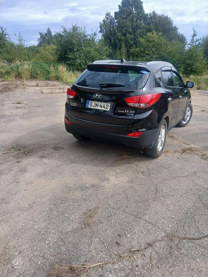 Hyundai ix35 2011 — engine 1685 cm³, 116 HP (85kW)