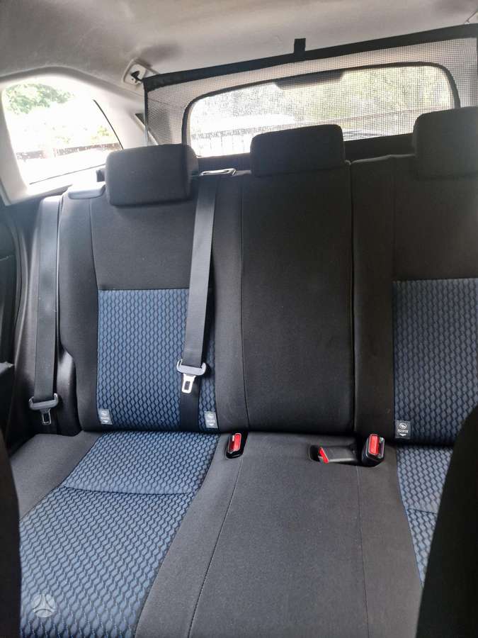 Toyota Auris 2014 — photo 12