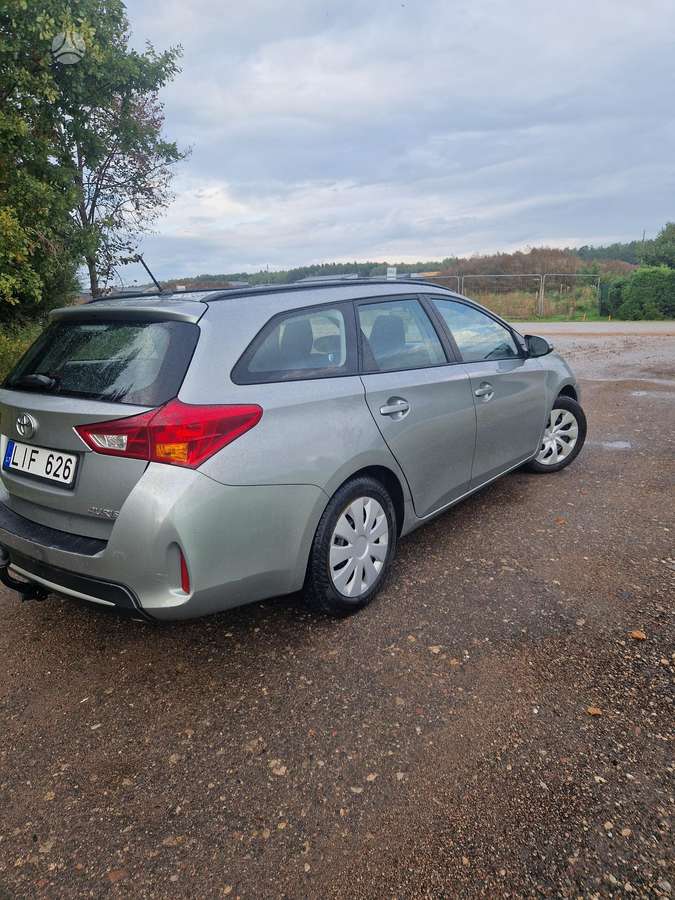 Toyota Auris 2014 — interior