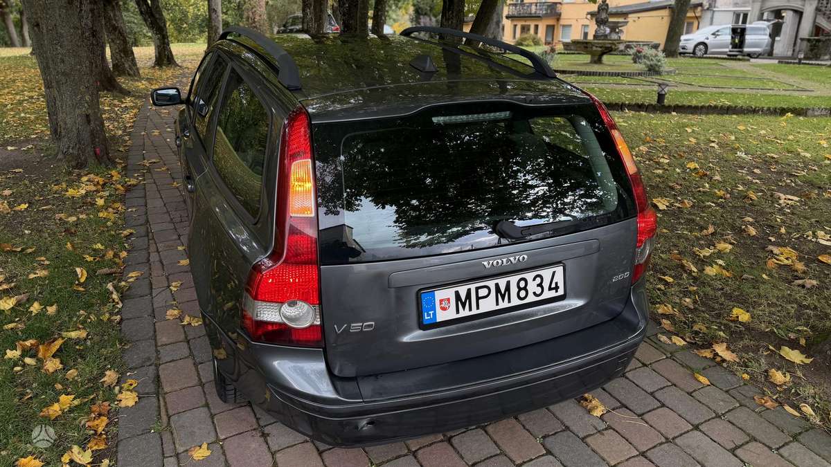 Volvo V50 2005 — photo 12