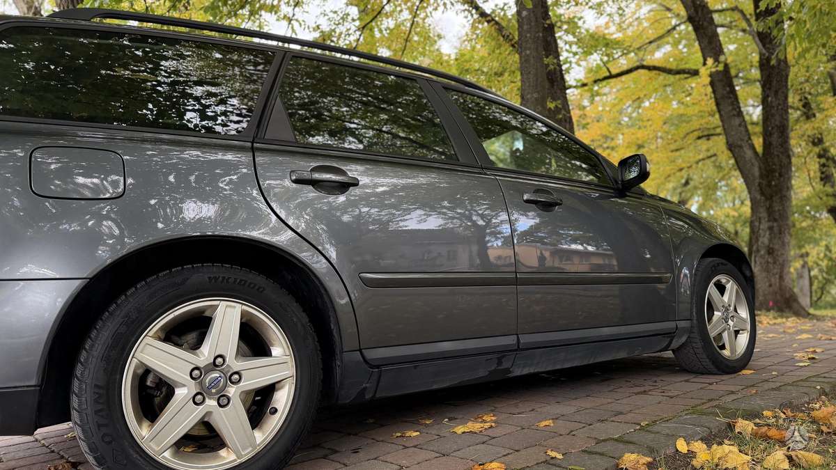 Volvo V50 2005 — photo 14
