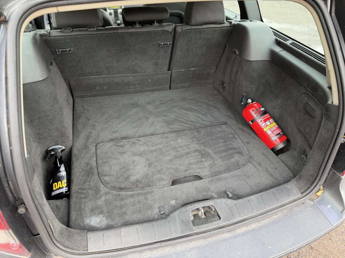 Volvo V50 2005 — photo 22