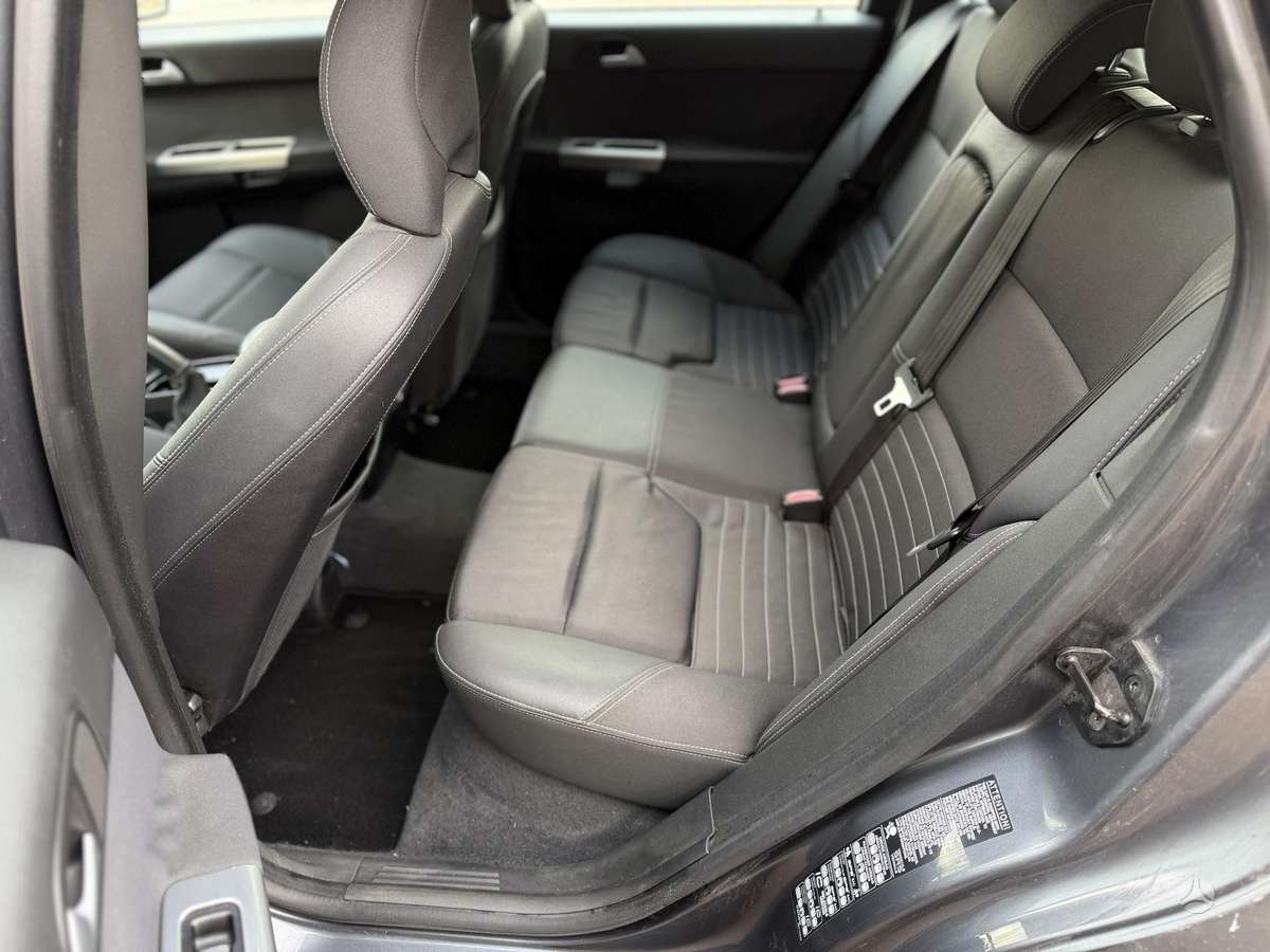 Volvo V50 2005 — photo 23