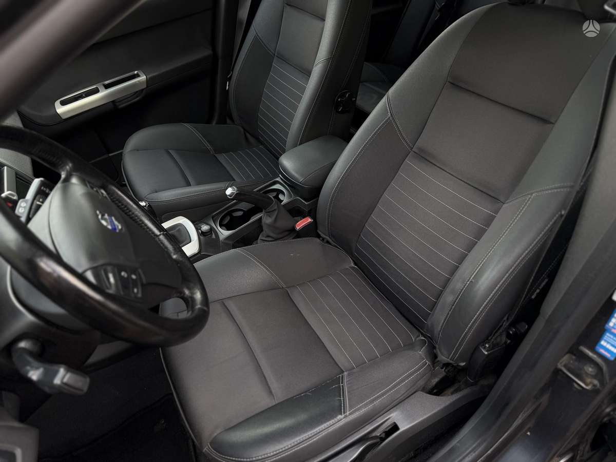 Volvo V50 2005 — photo 26