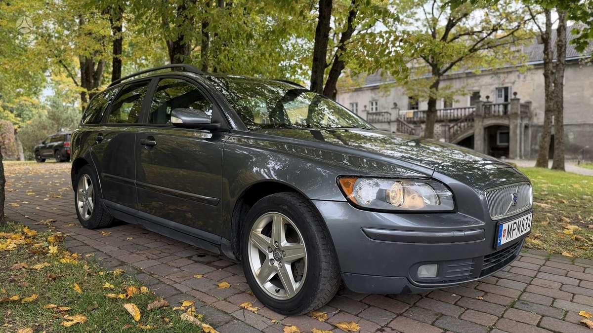 Volvo V50 2005 — interior