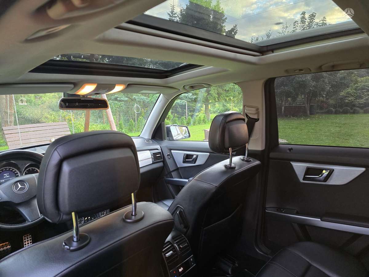 Mercedes-Benz GLK320 2009 — photo 12