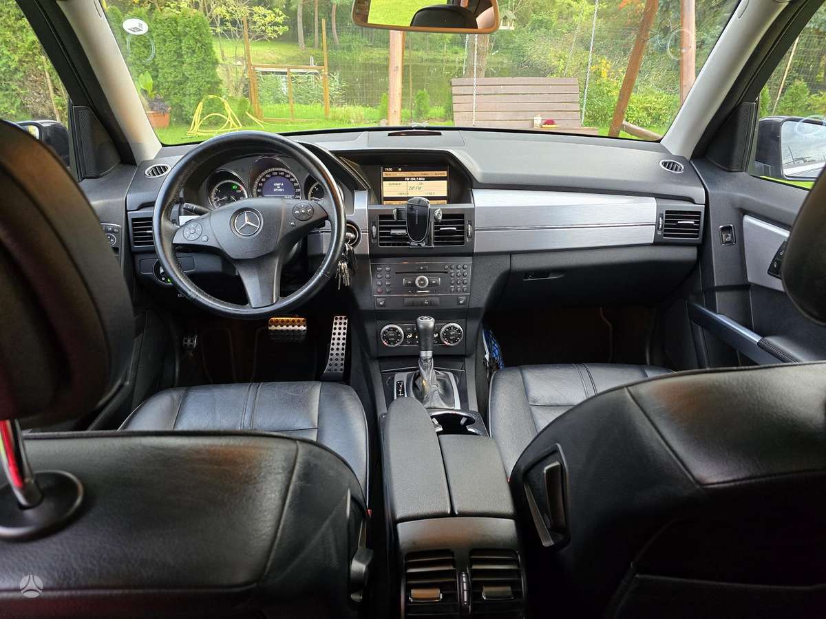 Mercedes-Benz GLK320 2009 — photo 13