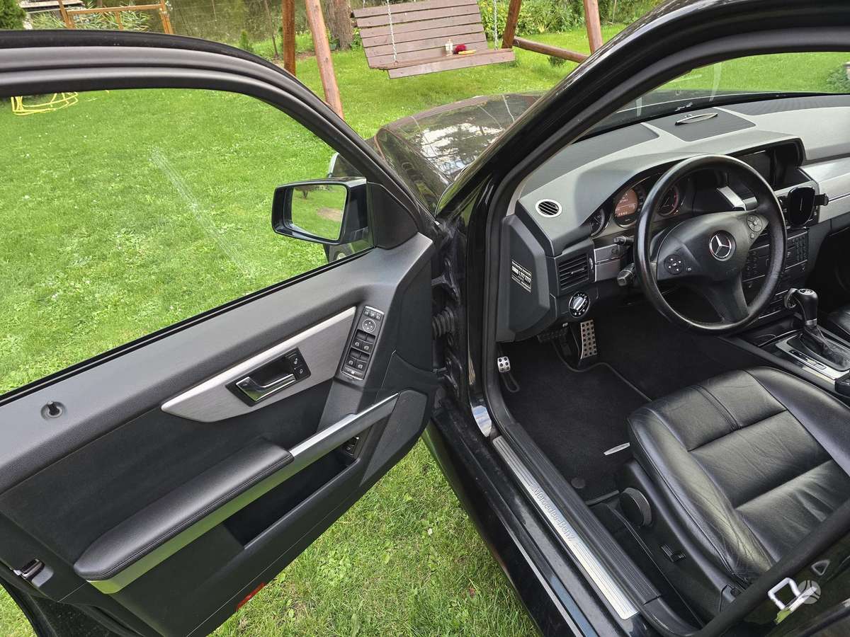Mercedes-Benz GLK320 2009 — photo 15