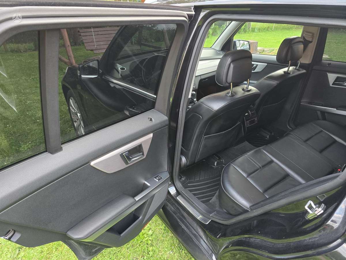 Mercedes-Benz GLK320 2009 — photo 18