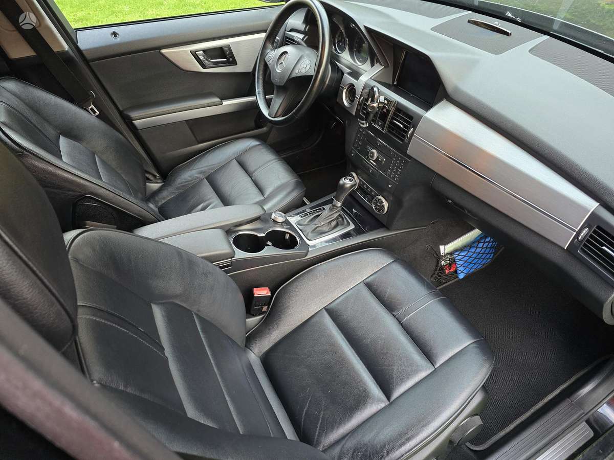 Mercedes-Benz GLK320 2009 — photo 20