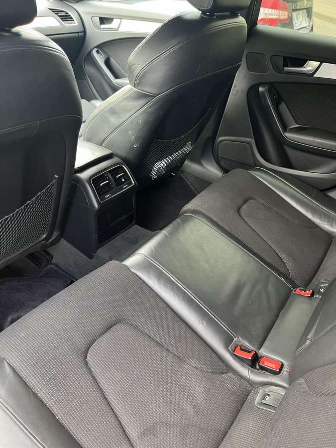 Audi A4 2011 — photo 12