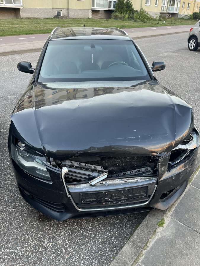 Audi A4 2011 — photo 6