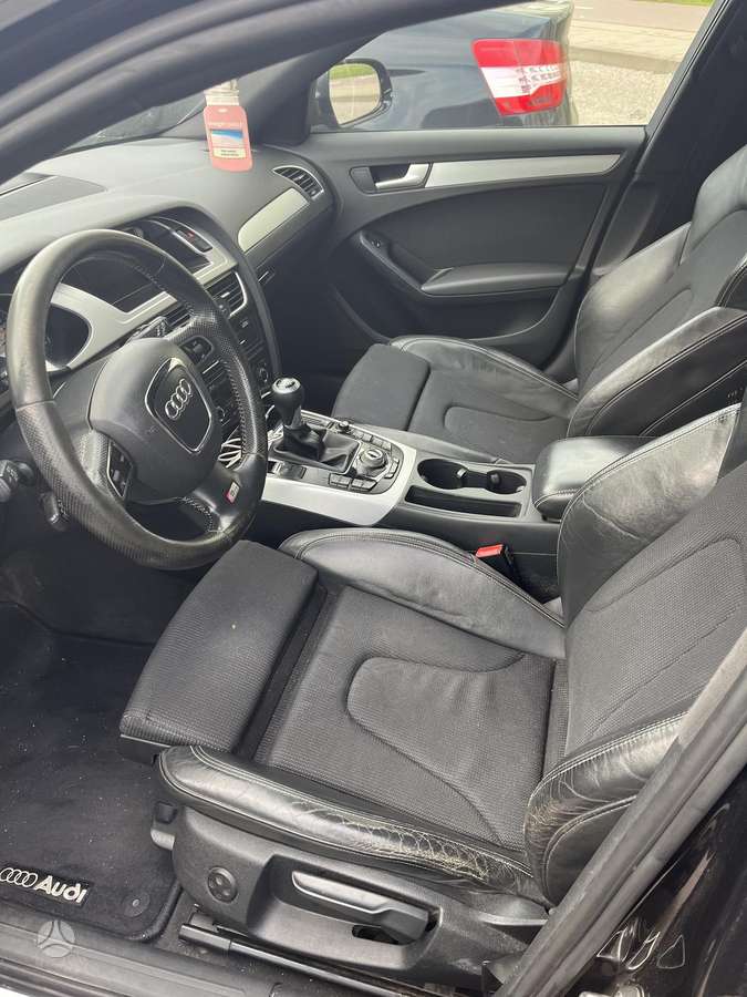 Audi A4 2011 — photo 8