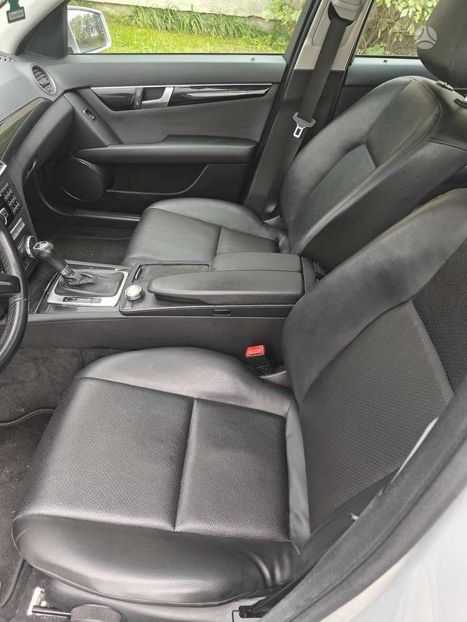 Mercedes-Benz C220 2013 — photo 10