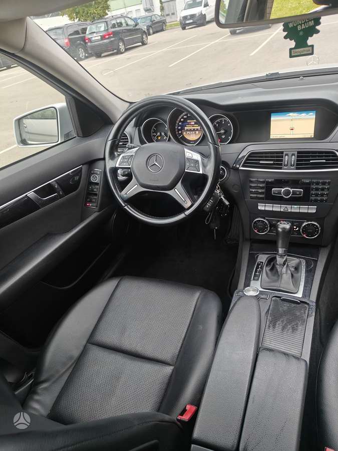 Mercedes-Benz C220 2013 — photo 7
