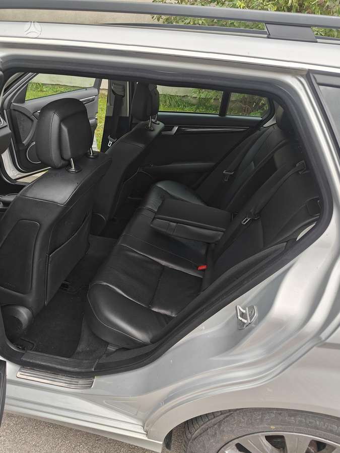 Mercedes-Benz C220 2013 — photo 9