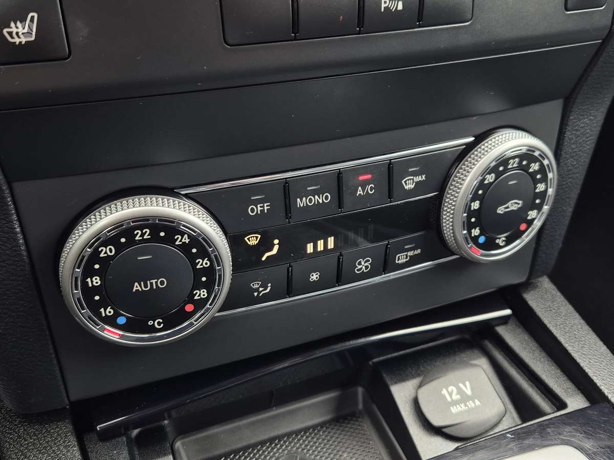 Mercedes-Benz GLK220 2010 — фото 24