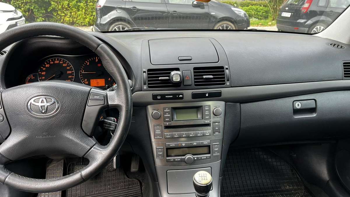 Toyota Avensis 2006 — двигун 1998 cm³, 126 HP (93kW)