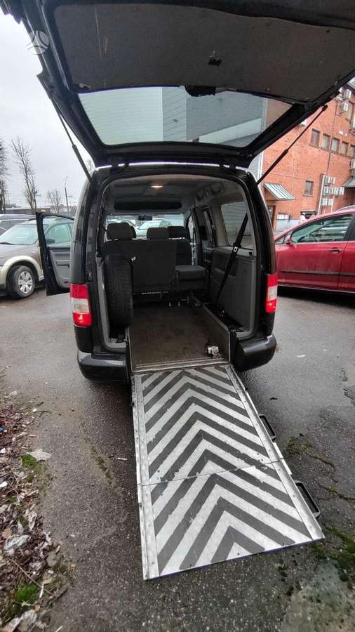 Volkswagen Caddy 2008 — вигляд ззаду