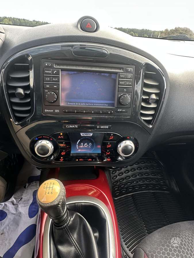Nissan Juke 2010 — photo 14