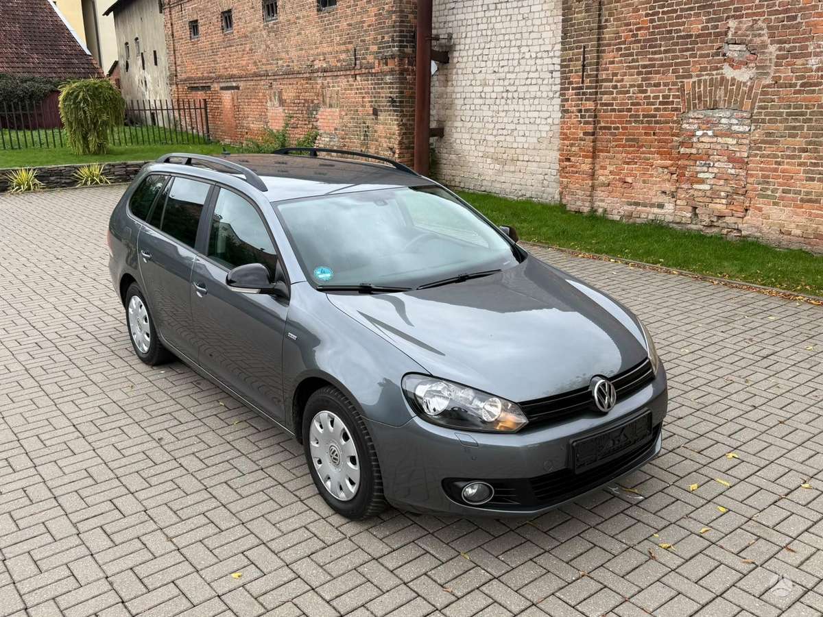 Volkswagen Golf 2013 — rear view
