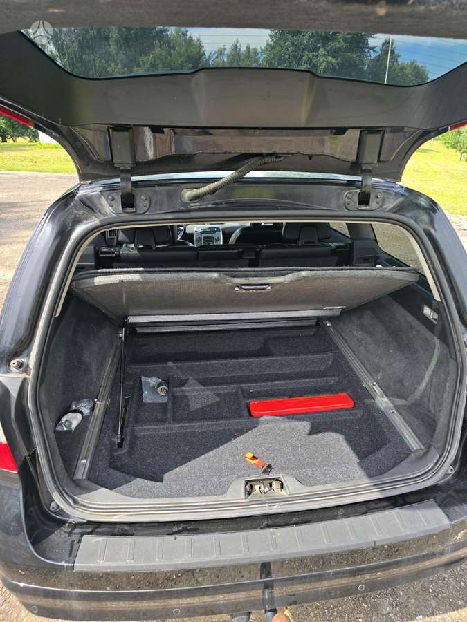 Volvo V70 2012 — photo 15