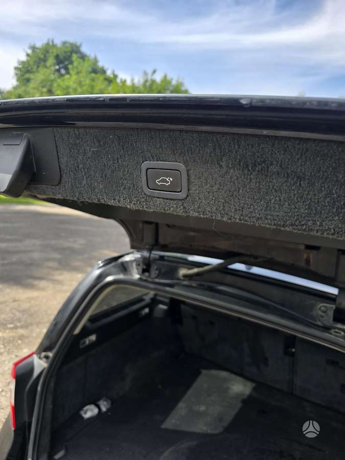 Volvo V70 2012 — photo 16