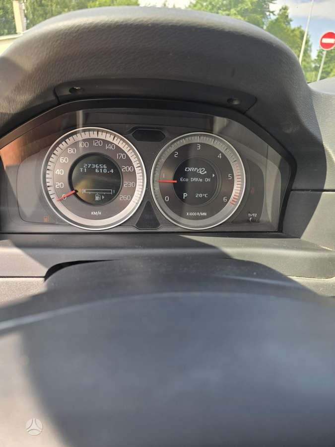 Volvo V70 2012 — photo 19