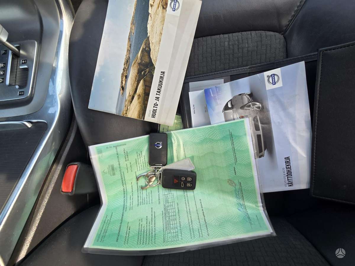 Volvo V70 2012 — photo 23