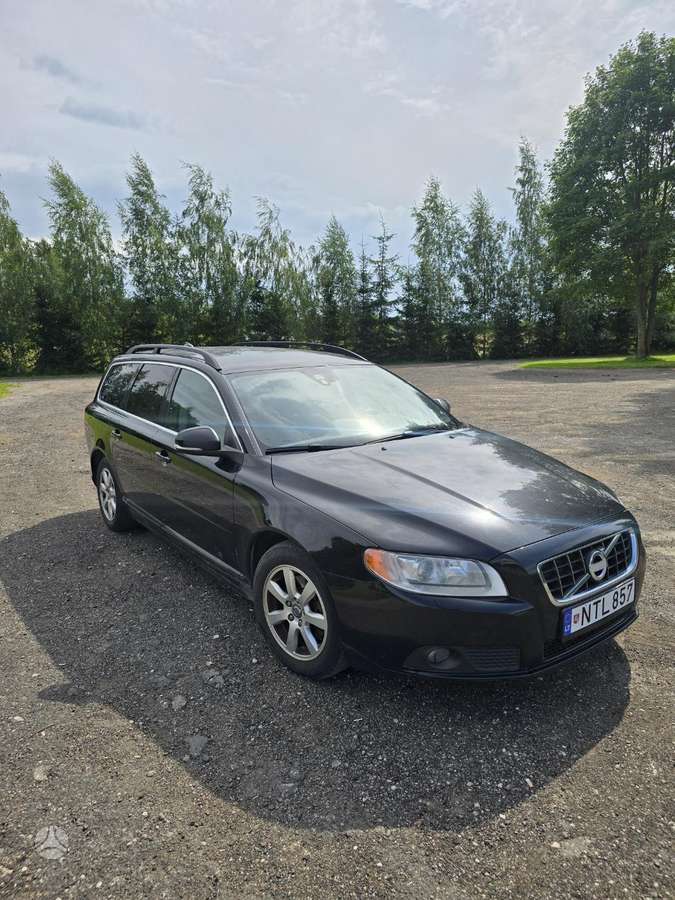 Volvo V70 2012 — interior