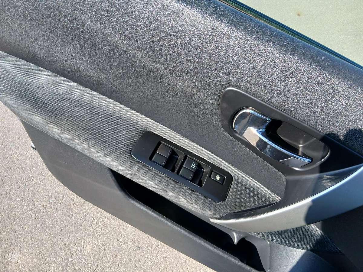 Nissan Qashqai 2011 — photo 34