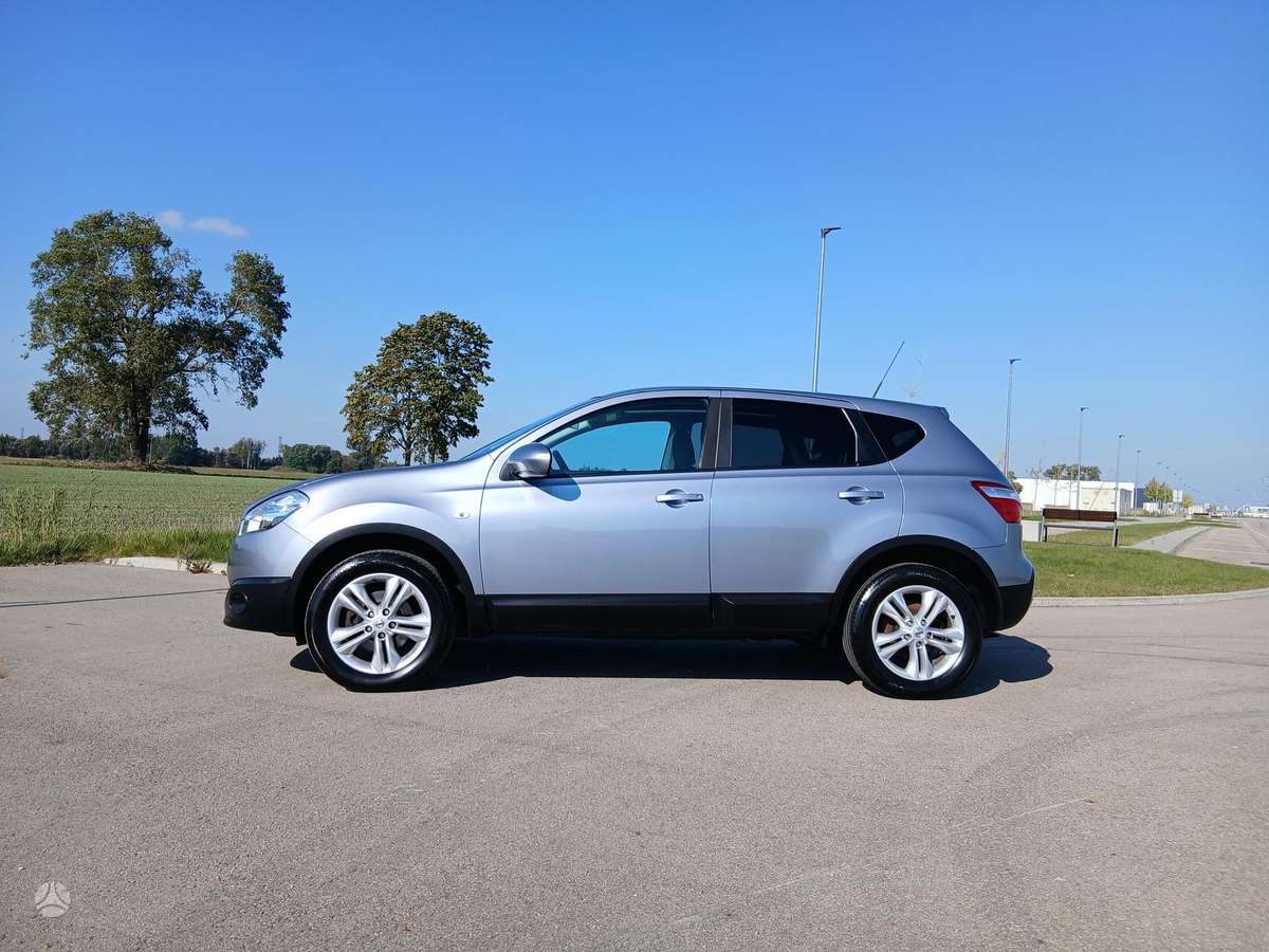 Nissan Qashqai 2011 — engine 2000 cm³, 150 HP (110kW)
