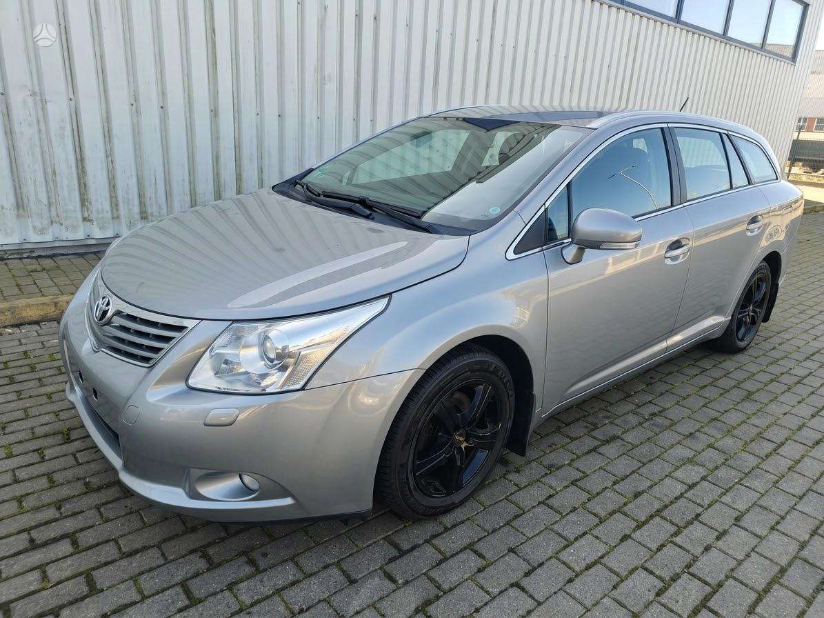 Toyota Avensis, 2011