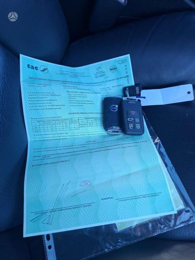 Volvo V70 2009 — photo 16