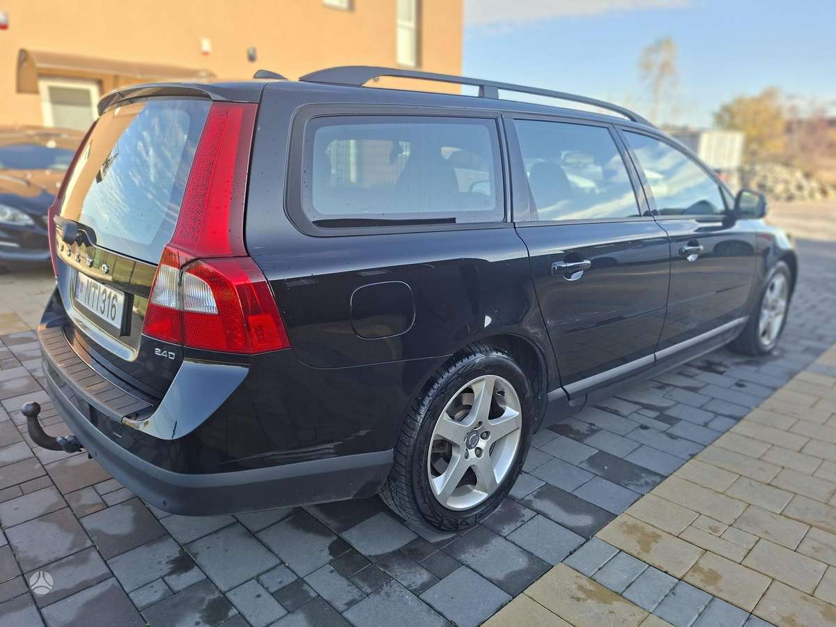 Volvo V70 2009 — engine 2400 cm³, 175 HP (129kW)