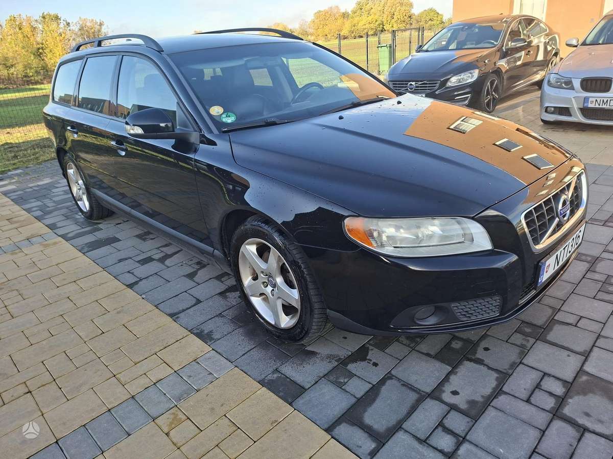 Volvo V70 2009 — photo 7