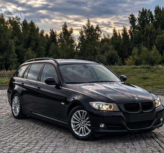 BMW 318 2008 — вигляд ззаду