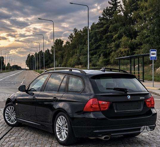 BMW 318 2008 — салон