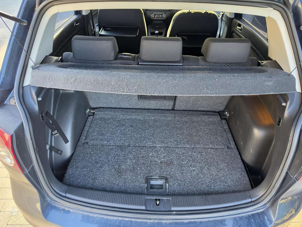 Volkswagen Golf 2010 — photo 12