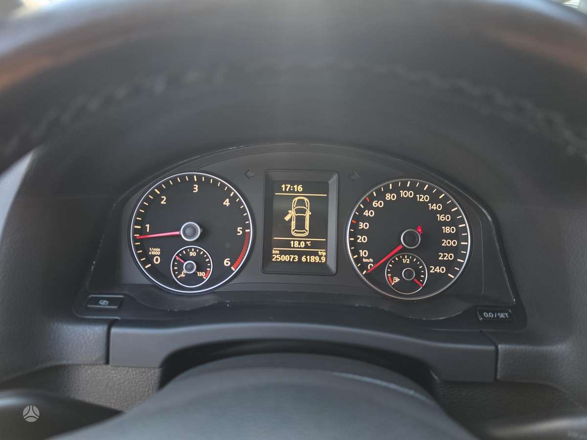 Volkswagen Golf 2010 — photo 16