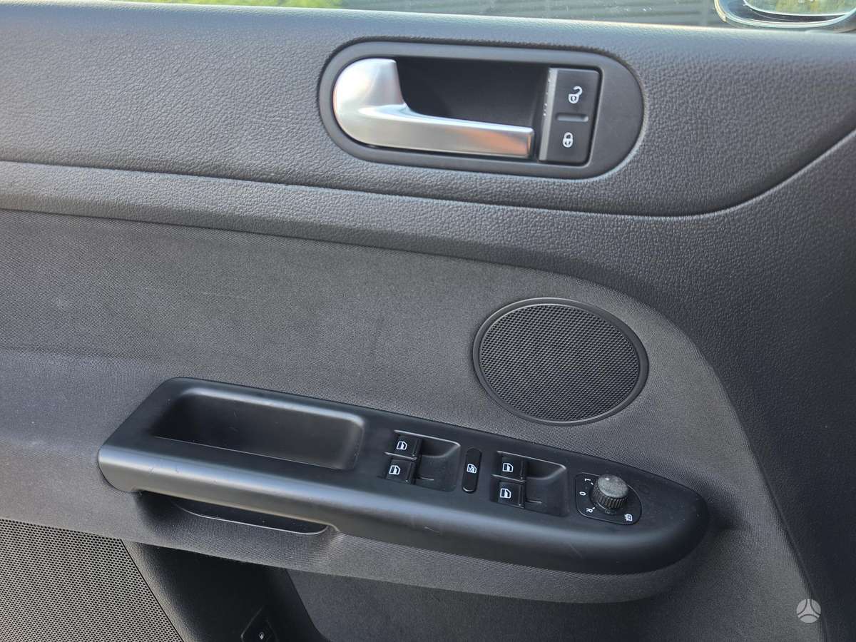 Volkswagen Golf 2010 — photo 19