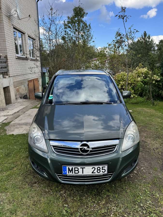 Opel Zafira 2010 — photo 15