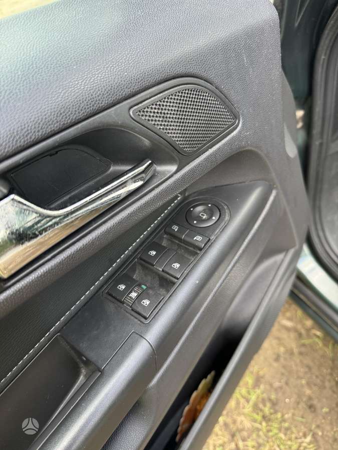 Opel Zafira 2010 — photo 16