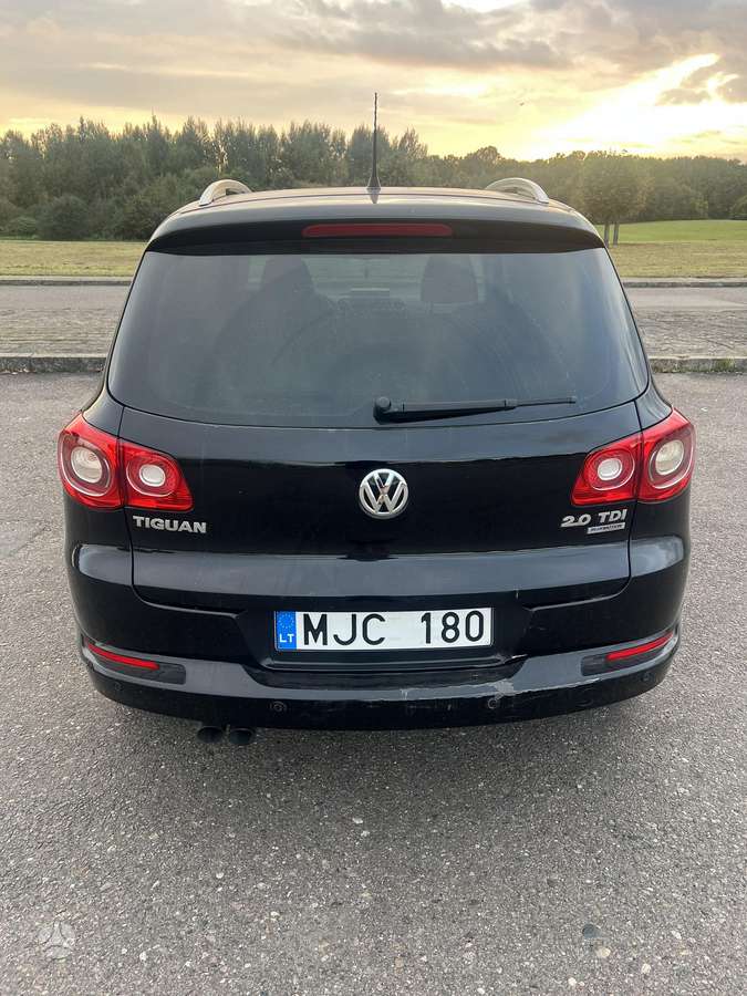 Volkswagen Tiguan 2008 — interior